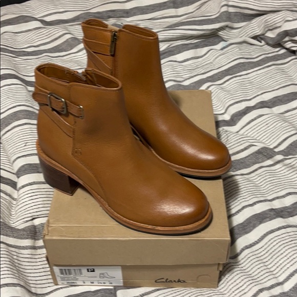 clarks clarkdale jax ankle boot
